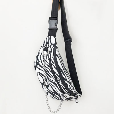 картинка Сумка мессенджер принт чб зебра + цепь от магазина LonnaMag