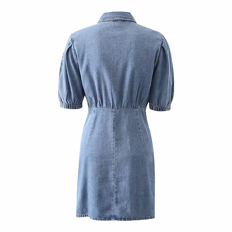 Картинка Платье мини джинс со сборкой короткий рукав серебряные пуговицы по длине от магазина LonnaMag