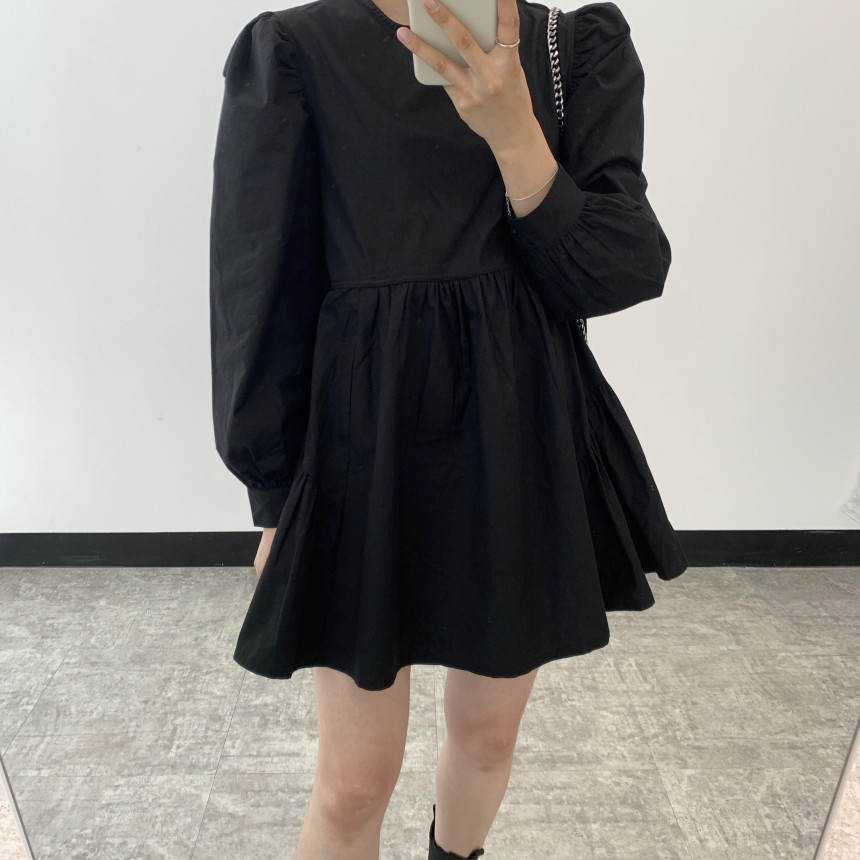 Картинка Платье мини пышная юбка длинный объемный рукав от магазина LonnaMag