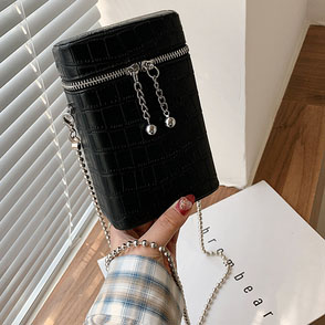 картинка Сумка мини для телефона эко-кожа крокодил цепочка шарики от магазина LonnaMag