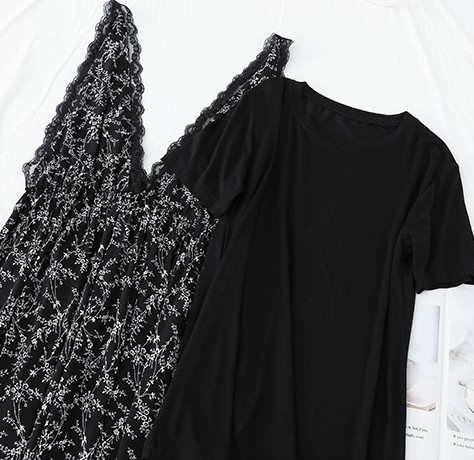 Картинка Платье миди принт белые цветы глубокий V вырез + удлиненная футболка от магазина LonnaMag