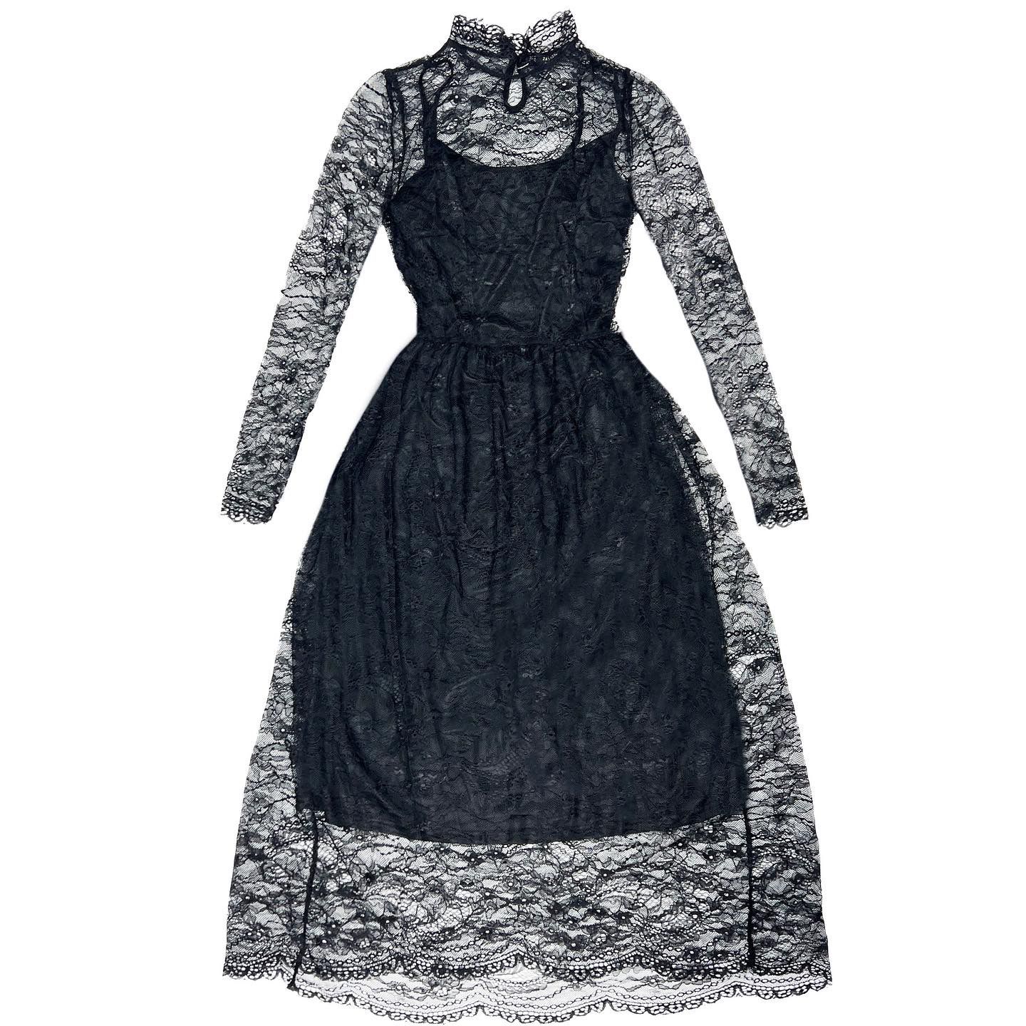 Картинка Платье кружевное черное макси + платье майка от магазина LonnaMag