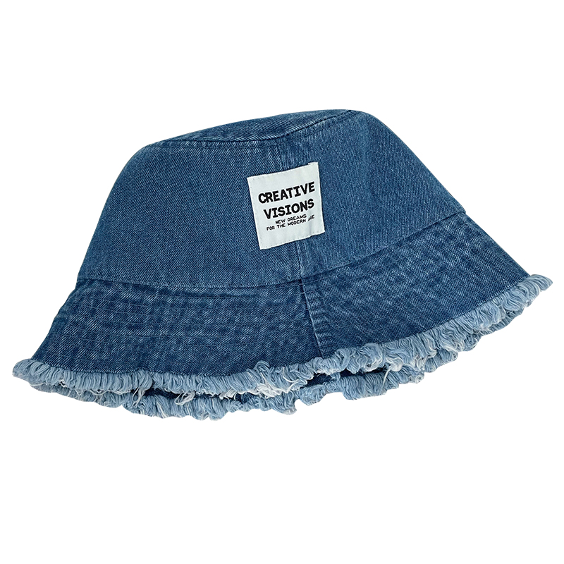 картинка Панама джинсовая с бахромой нашивка CREATIVE VISIONS от магазина LonnaMag
