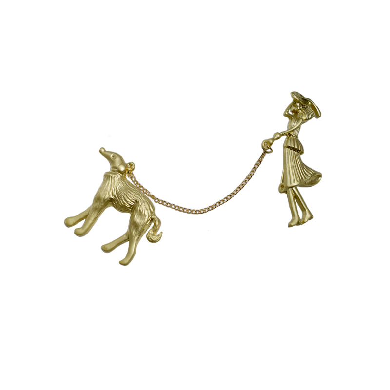 картинка Брошь винтажная девушка с собакой  от магазина LonnaMag