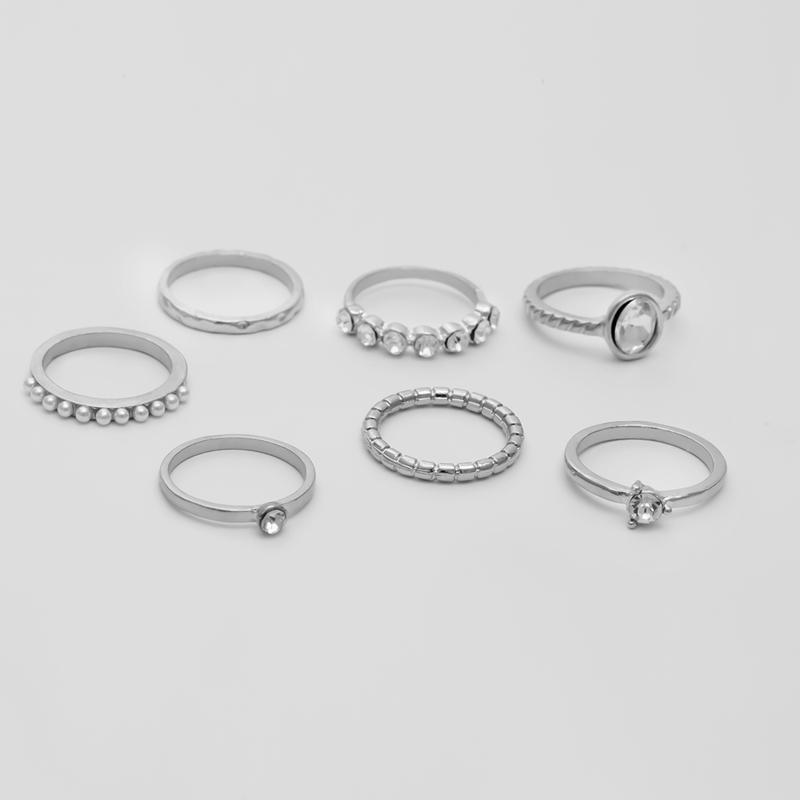 картинка Набор колец 7 шт. тонкие со стразами и жемчугом от магазина LonnaMag