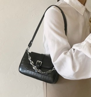 картинка Сумка багет крокодиловый принт магнитная пряжка+ цепочка от магазина LonnaMag