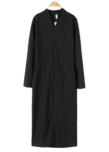 Картинка Прямое платье маленький V вырез 2 накладных кармана от магазина LonnaMag