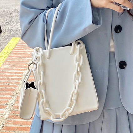 картинка Сумка маленькая + крупная платисковая цепь в цвет + мини сумка от магазина LonnaMag