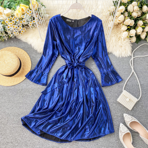 Картинка Платье металлизированная ткань мини клеш манжеты + пояс от магазина LonnaMag