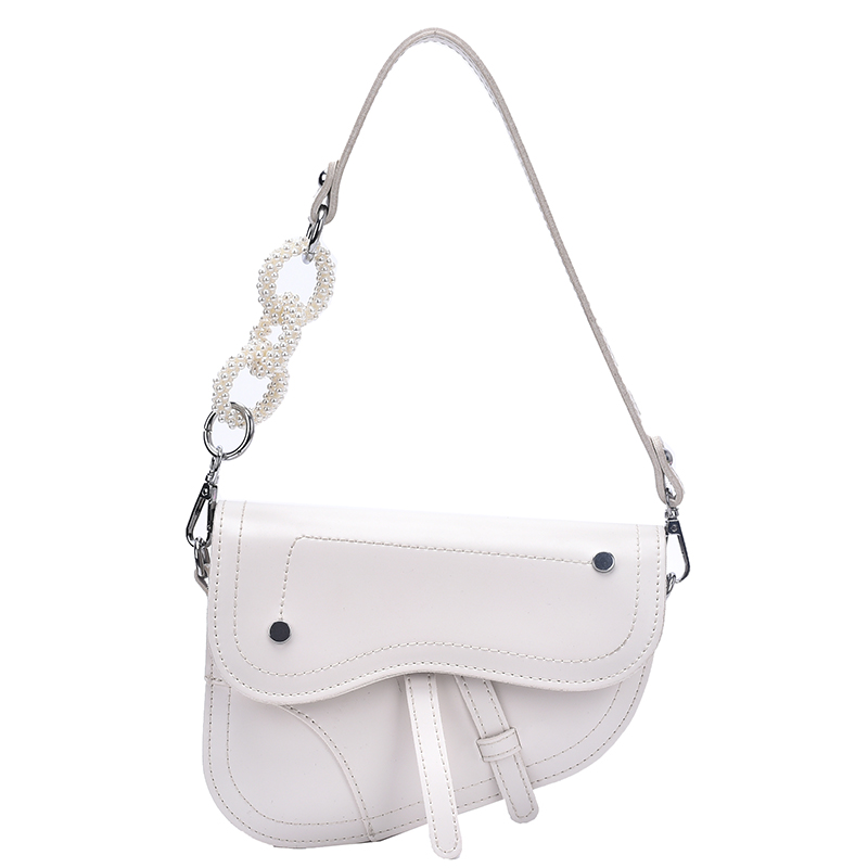 картинка Сумка седло хлястики 3 звена из жемчужин от магазина LonnaMag