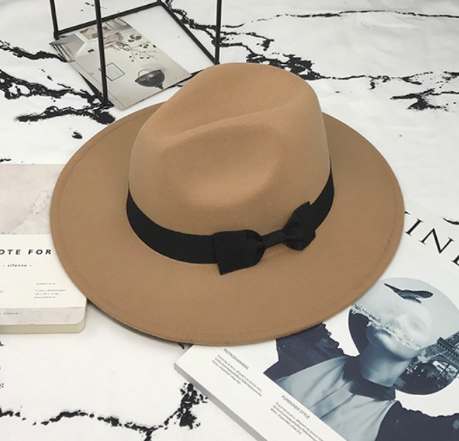 картинка Шляпа федора черная лента с бантиком бежевый с черной лентой от магазина LonnaMag