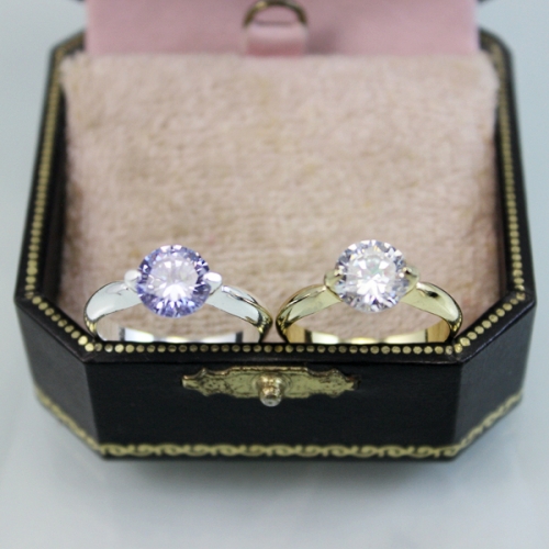 картинка Кольцо классическое камень на 2 креплениях от магазина LonnaMag