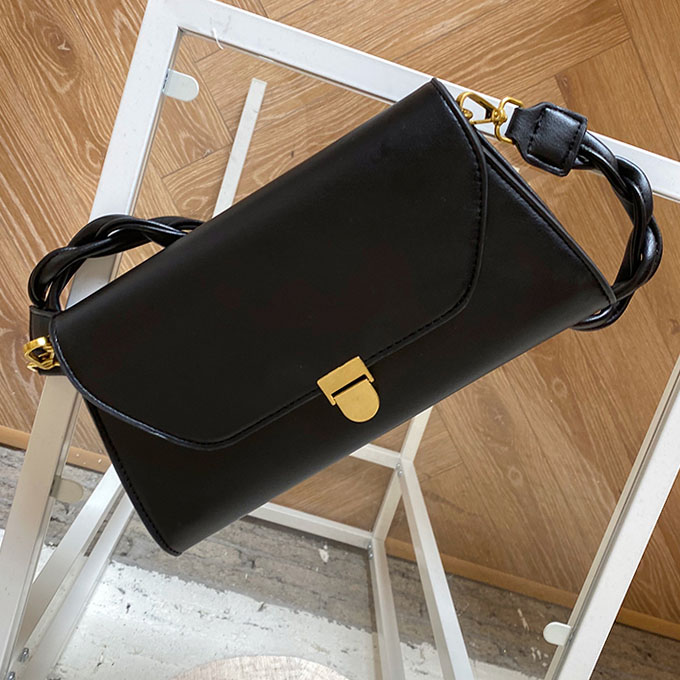 картинка Сумка багет эко кожа с закрученной ручкой  от магазина LonnaMag