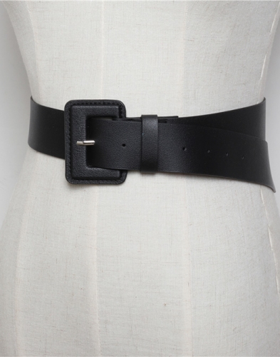 картинка Ремень широкий с квадратной застежкой от магазина LonnaMag