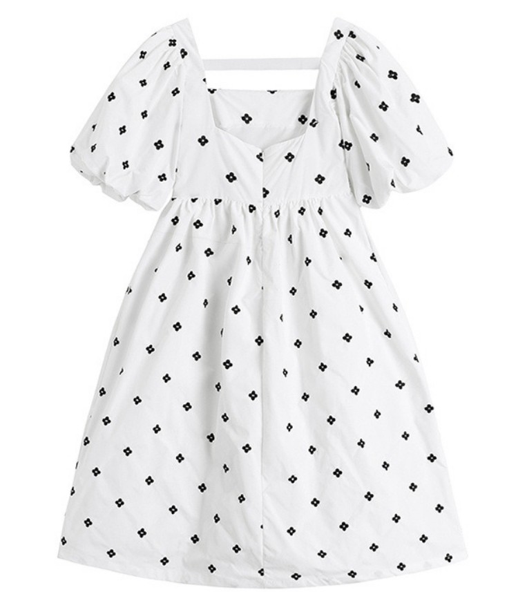 Картинка Платье мини чб пышное короткий объемный рукав полоса на спине принт цветочки от магазина LonnaMag