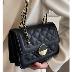 картинка Сумка мешок в стразах регулируемая цепь с бусинами на конце  от магазина LonnaMag