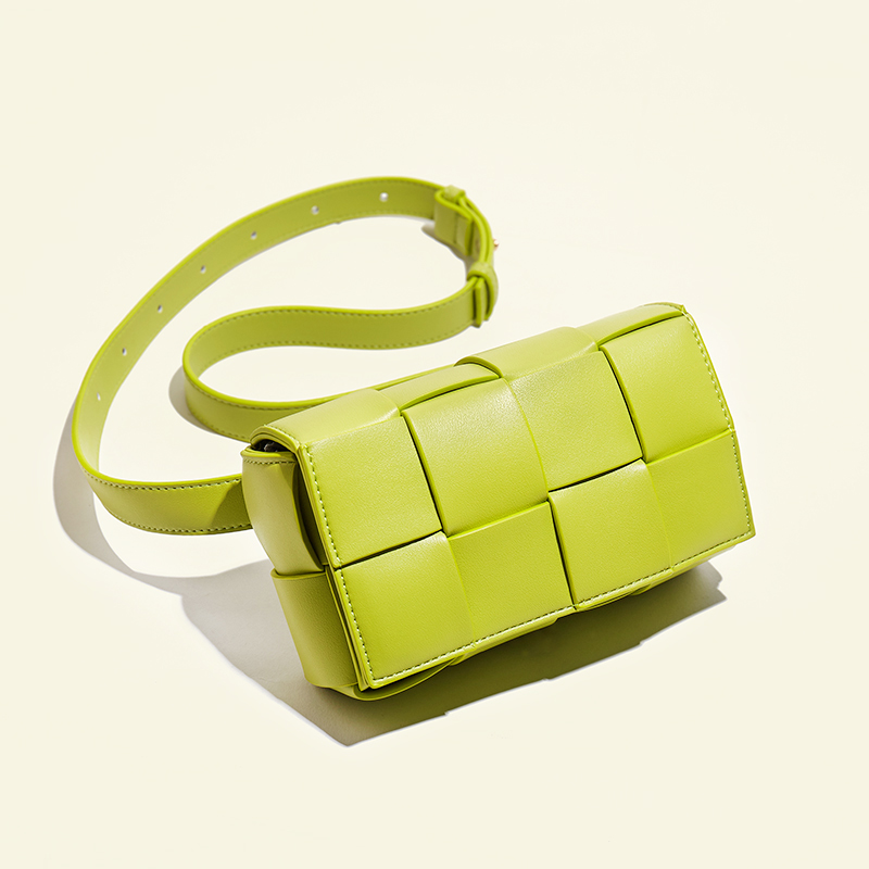 картинка Сумка прямоугольная крупное квадратное плетение от магазина LonnaMag