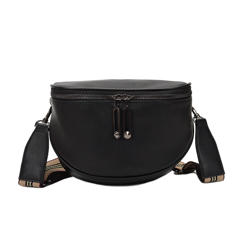 картинка Сумка мессенджер круглые шипы на замке от магазина LonnaMag