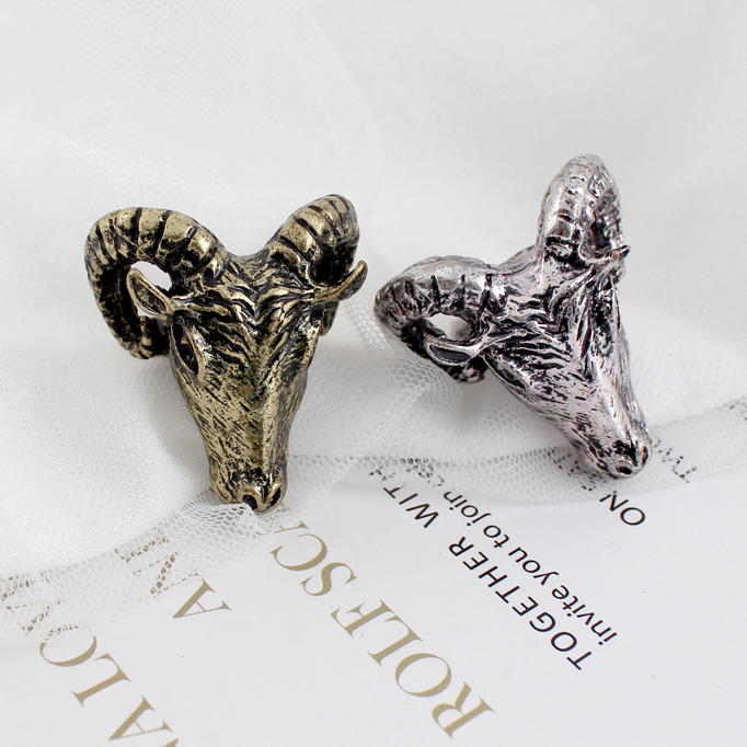 картинка Кольцо голова барана от магазина LonnaMag