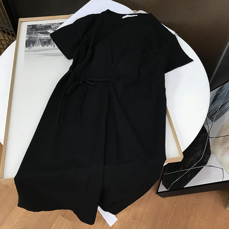 Картинка Платье футболка миди сбоку завязка на талии от магазина LonnaMag