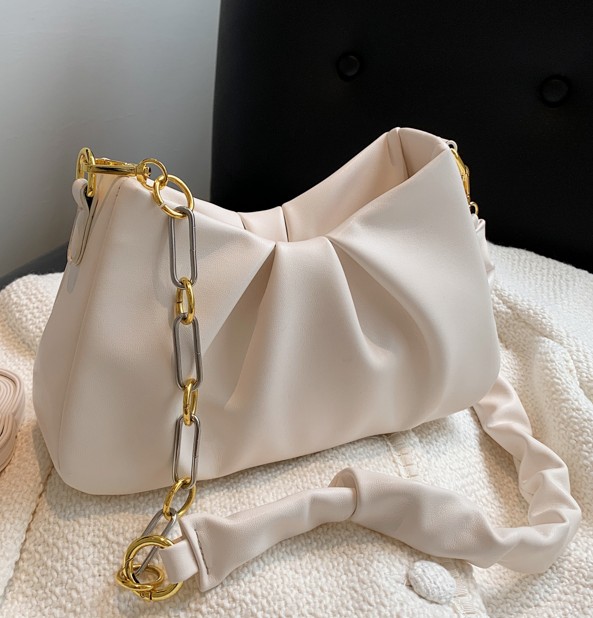 картинка Сумка сборка по середине ручка - цепочка общитая экокожей + длинный ремень от магазина LonnaMag