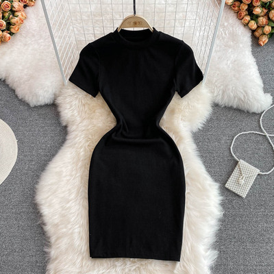 Картинка Платье футболка мини стрейч по фигуре под горло яркие цвета от магазина LonnaMag