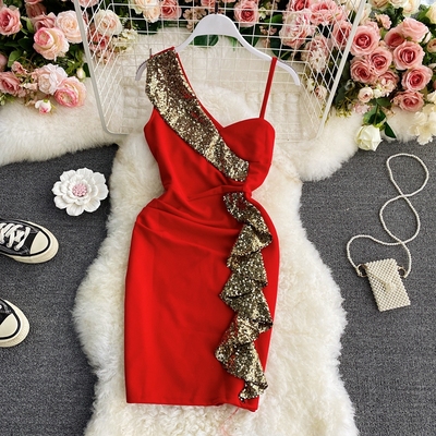 Картинка Платье мини асимметричный верх золотая вставка рюша от пояса по длине от магазина LonnaMag