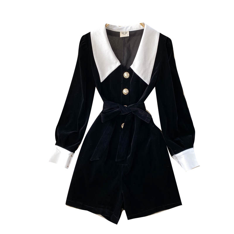 Картинка Комбинезон бархат белый воротник и манжеты пуговицы от магазина LonnaMag