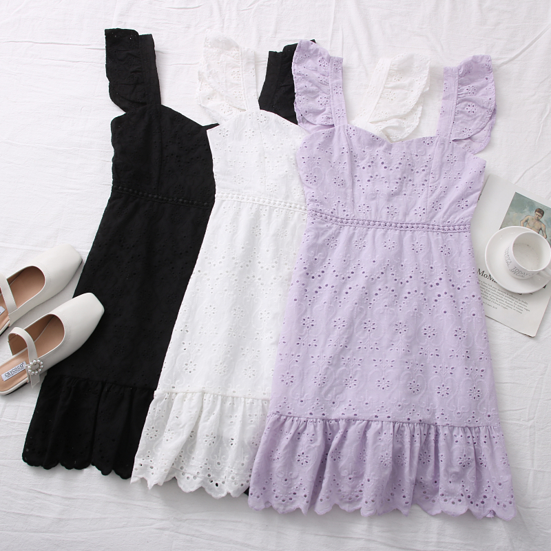 Картинка Платье мини кружево шитье на лямках снизу оборка от магазина LonnaMag