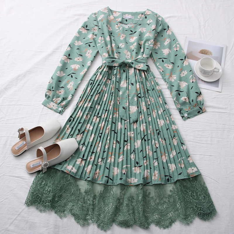 Картинка Платье цветочное юбка плиссе снизу кружево от магазина LonnaMag