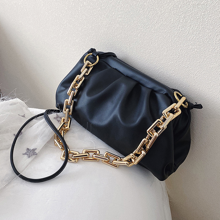 картинка Сумка в стиле модели pouch золотая цепь 2 от магазина LonnaMag