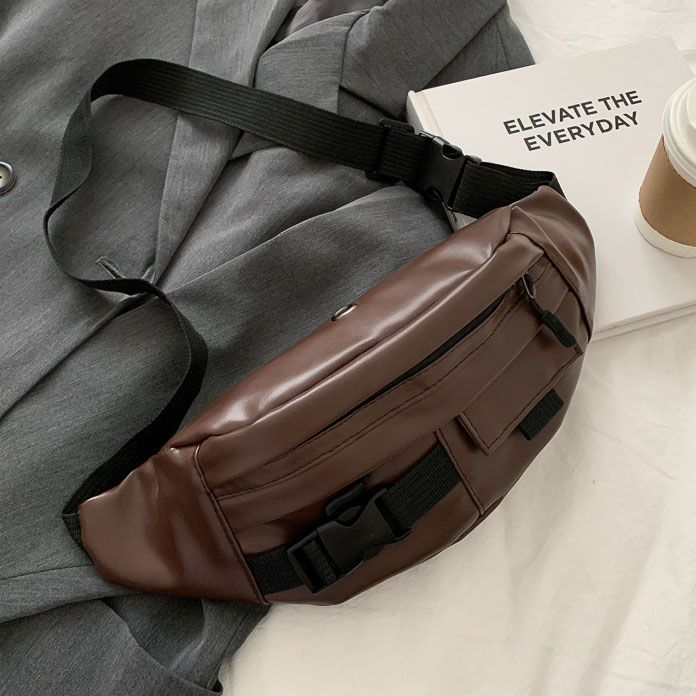 картинка Сумка поясная через плечо эко-кожа с черными деталями от магазина LonnaMag