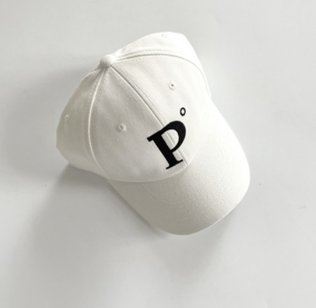 картинка Кепка крупная буква P от магазина LonnaMag