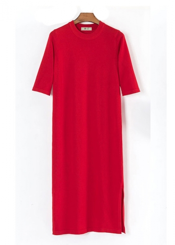 Картинка Платье трикотаж прямое разрез сбоку от магазина LonnaMag