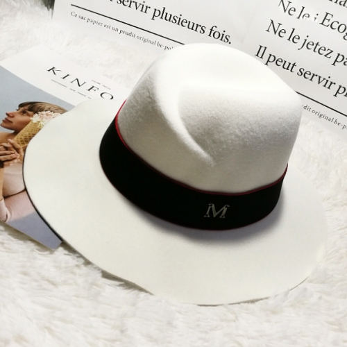 картинка Шляпа федора черная лента с красным кантом М от магазина LonnaMag