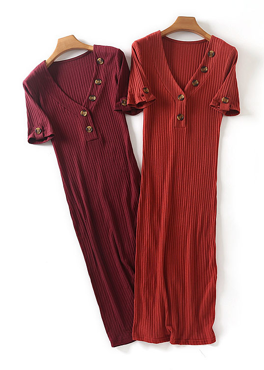 Картинка Платье по фигуре в рубчик крупные черепаховые пуговицы от магазина LonnaMag