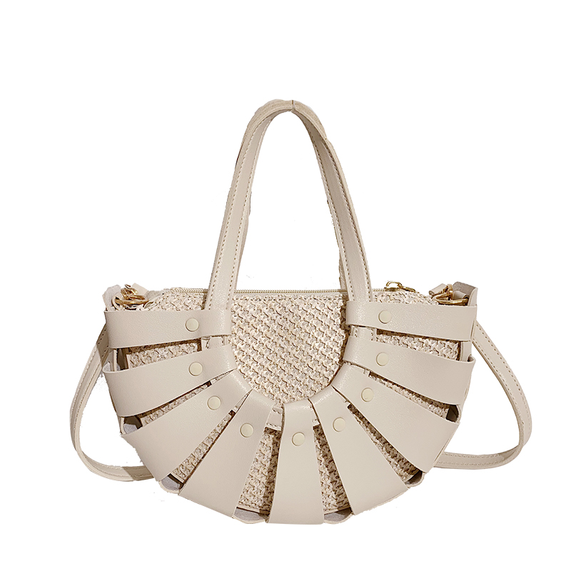 картинка Сумка полукруглая соломенная + плетение полосы из экокожи сверху от магазина LonnaMag