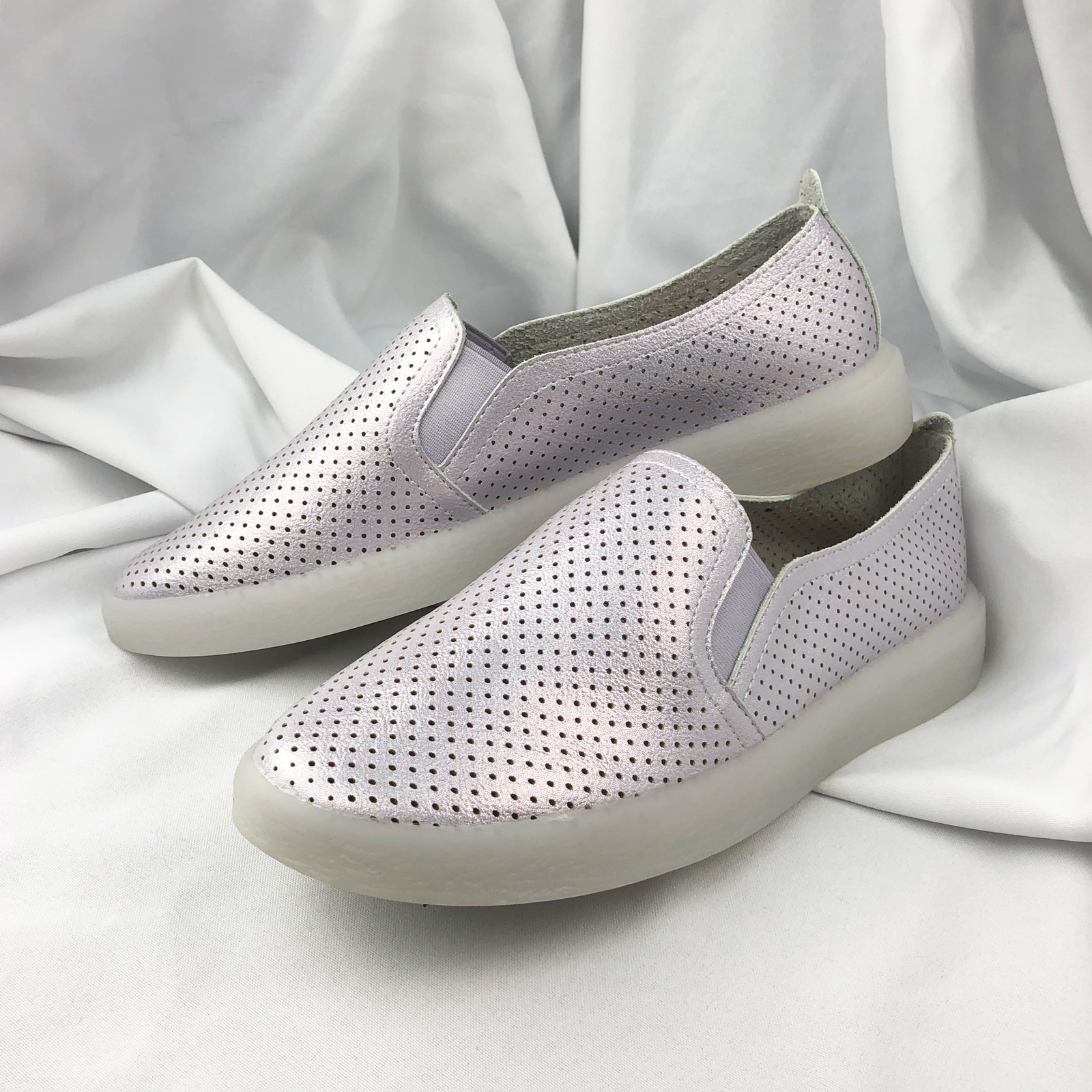 картинка Слипоны YODER экокожа перфорация лазер перламутр от магазина LonnaMag