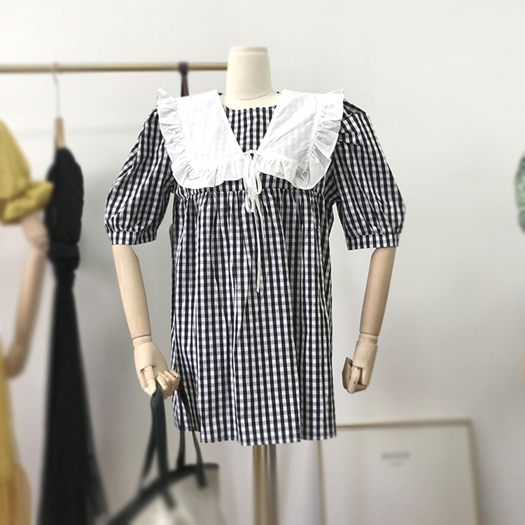 Картинка Платье мини черно-белая клетка рукав фонарик + белый воротник от магазина LonnaMag