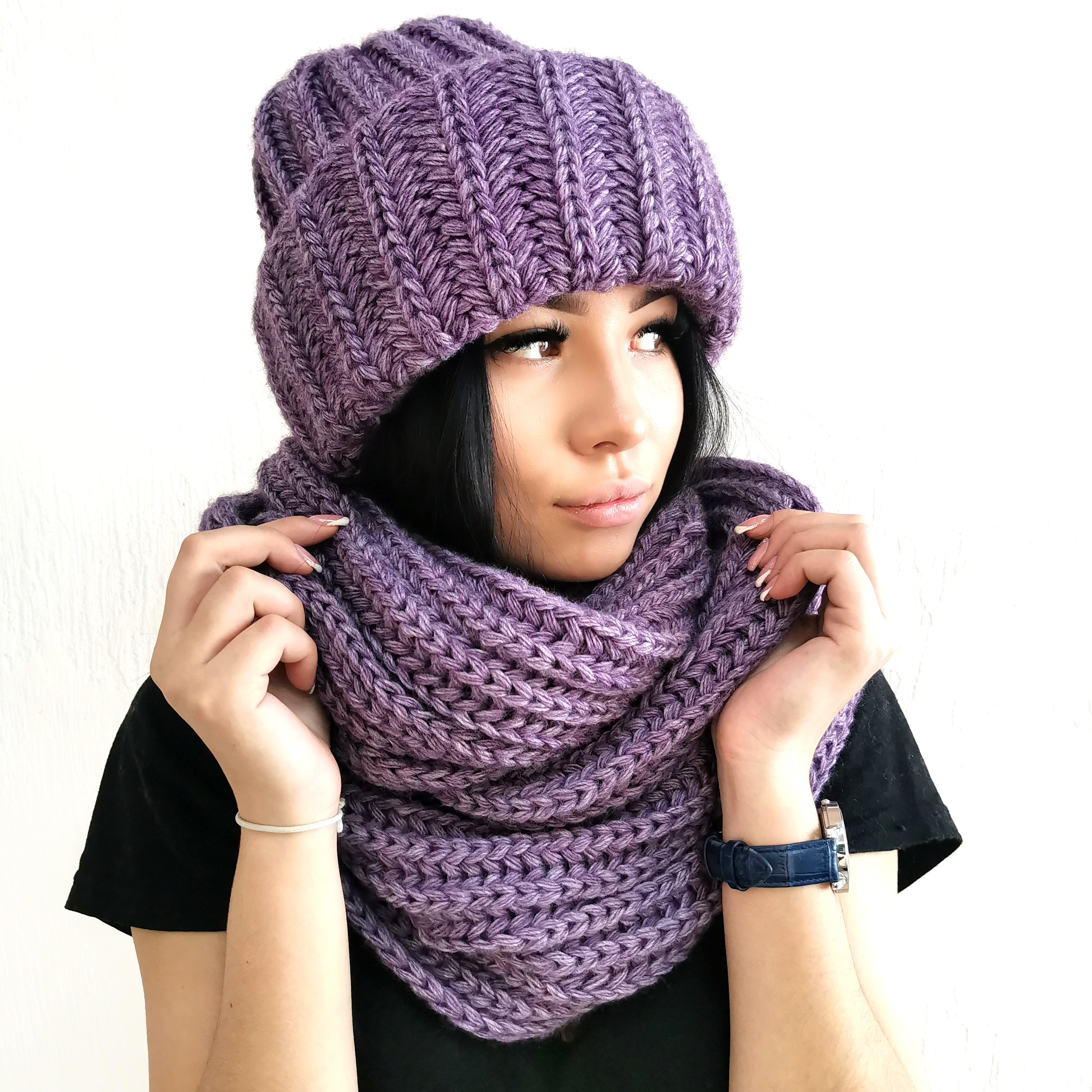 картинка Комплект шапка + шарф крупная теплая  от магазина LonnaMag