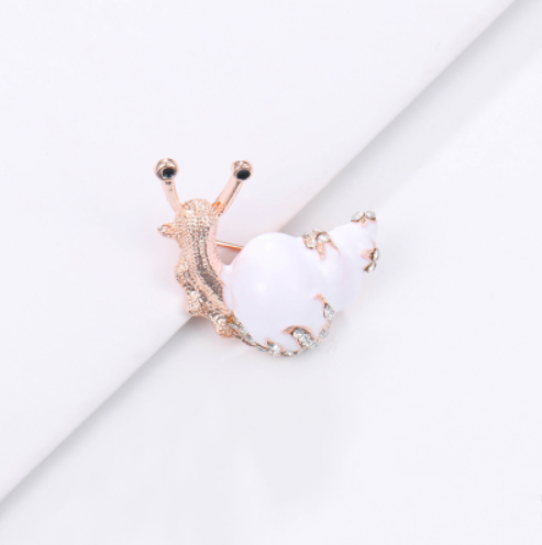 картинка Брошь улитка от магазина LonnaMag