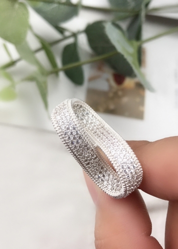 картинка Кольцо эффект знака бесконечность от магазина LonnaMag