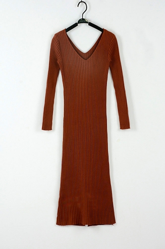 Картинка Платье трикотаж макси рубчик V-вырез разрез сзади от магазина LonnaMag