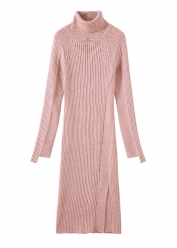 Картинка Платье трикотаж разрез сбоку неровный рукав от магазина LonnaMag