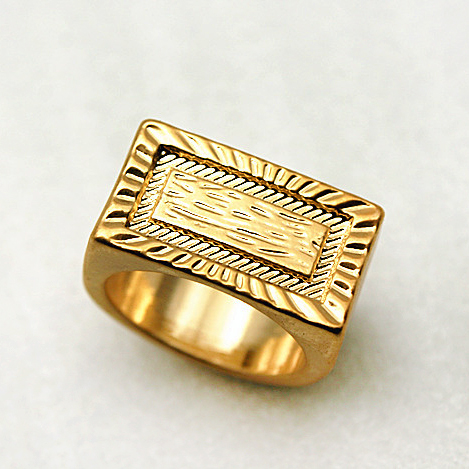 картинка Перстень ребристый прямоугольник от магазина LonnaMag