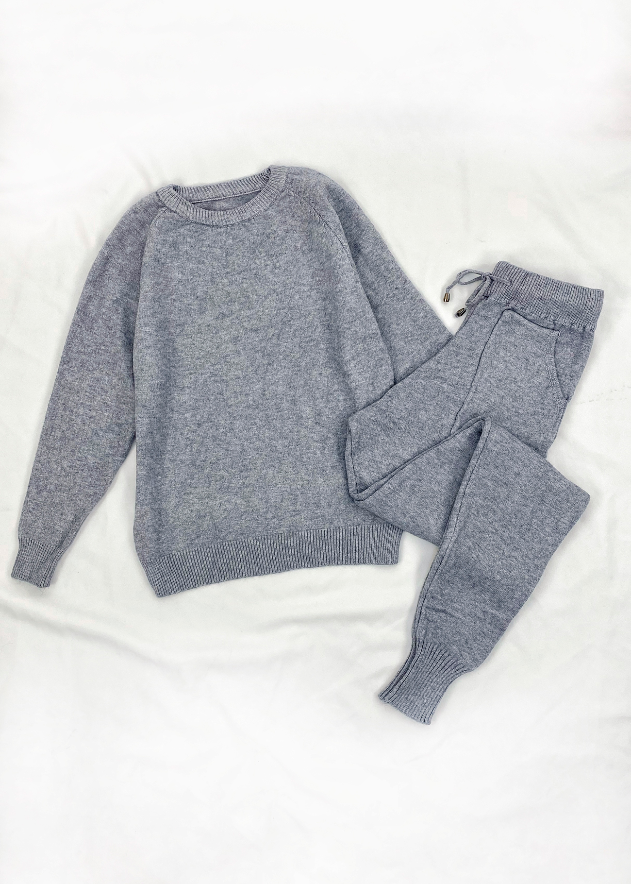 Картинка Костюм спортивный кашемировый (45% мериносовая шерсть, 40% кашемир, 15% акрил) от магазина LonnaMag