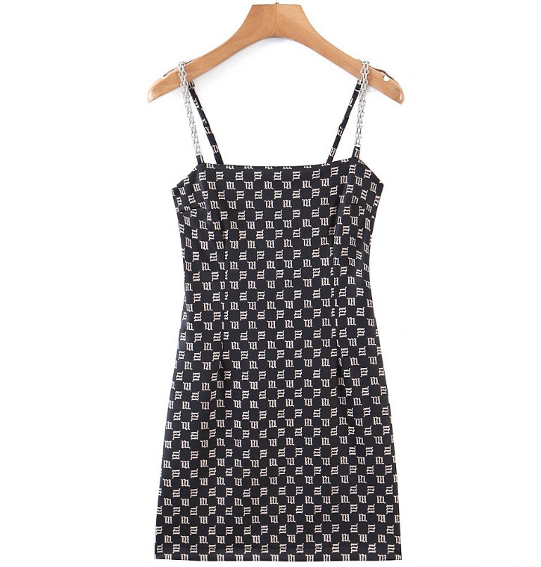 Картинка Платье мини по фигуре лямки цепи принт буквы m от магазина LonnaMag