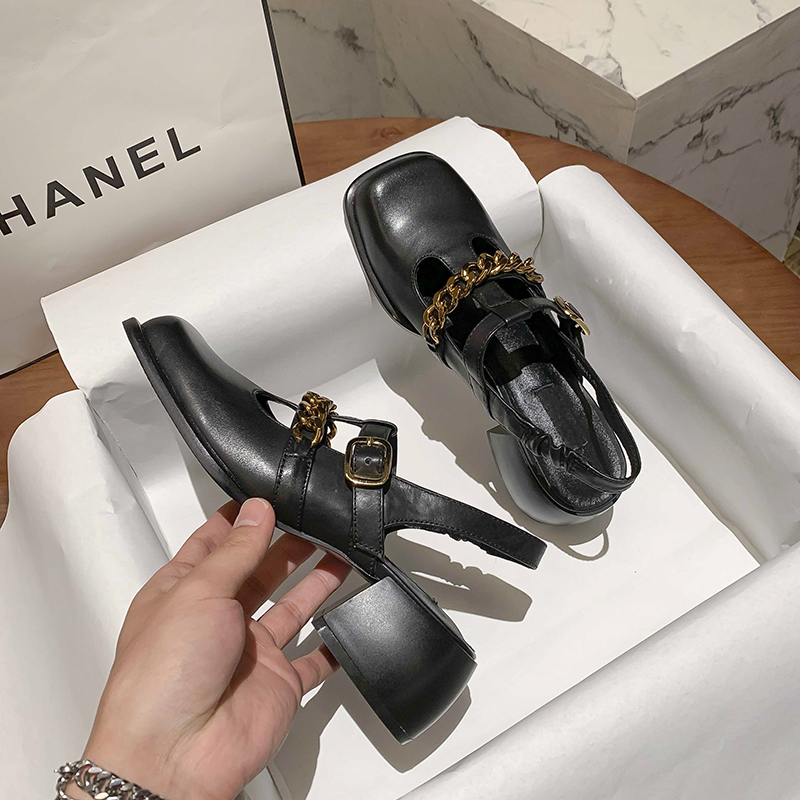 картинка Туфли квадратный нос квадратный каблук+железная цепочка+ремешок с пряжкой от магазина LonnaMag