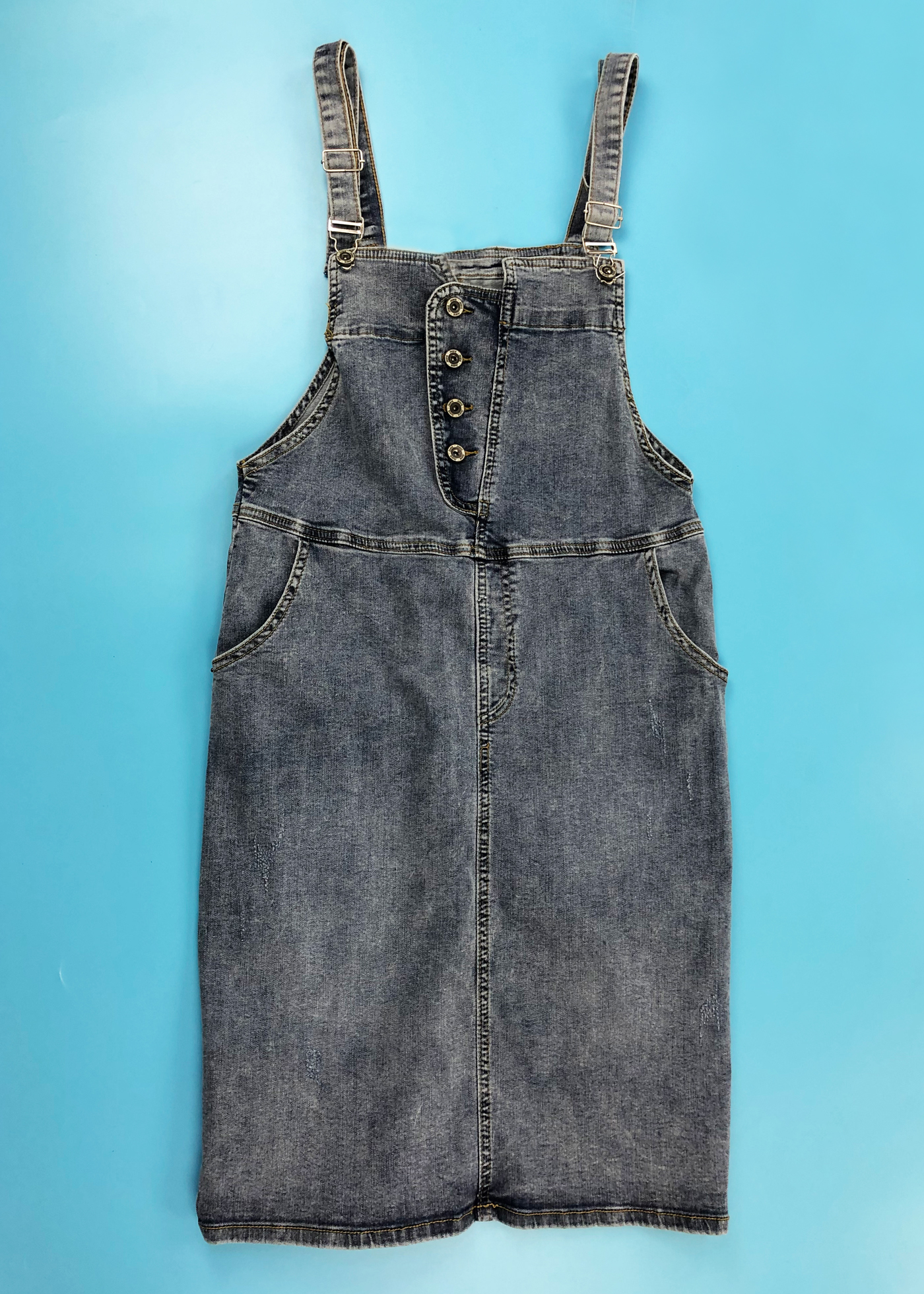 Картинка Джинсовый сарафан миди 4 пуговицы от магазина LonnaMag