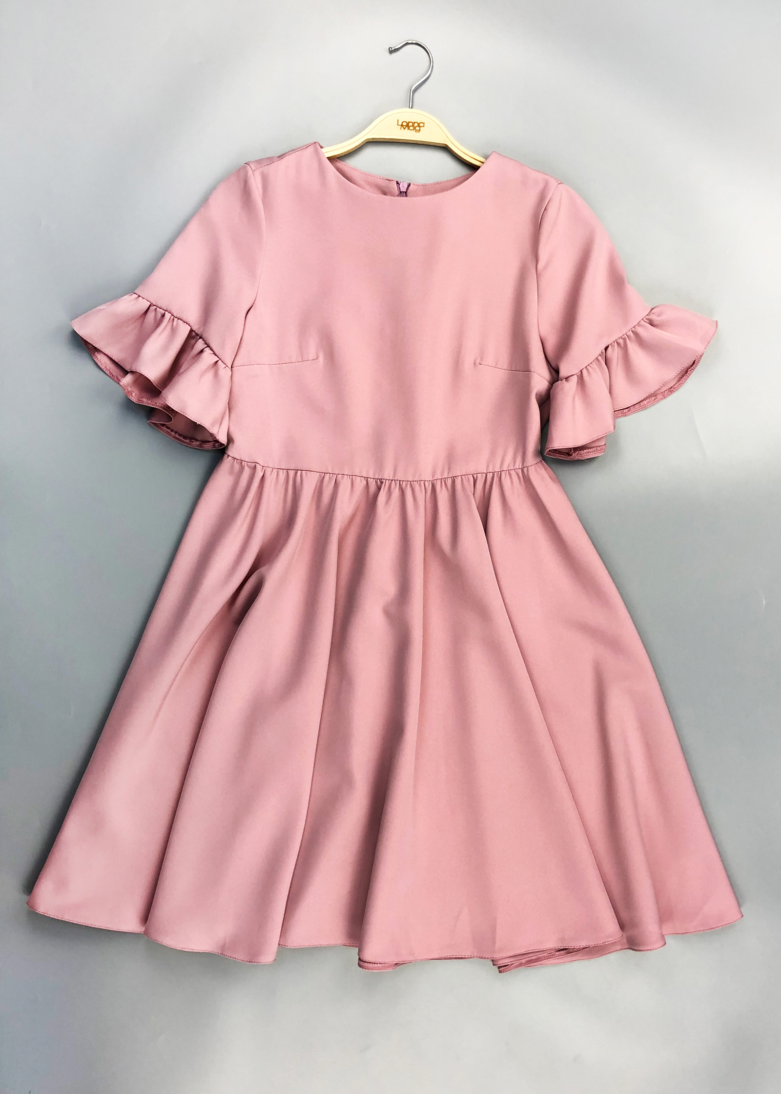 Картинка Платье кукольное волан на рукаве клеш от груди от магазина LonnaMag